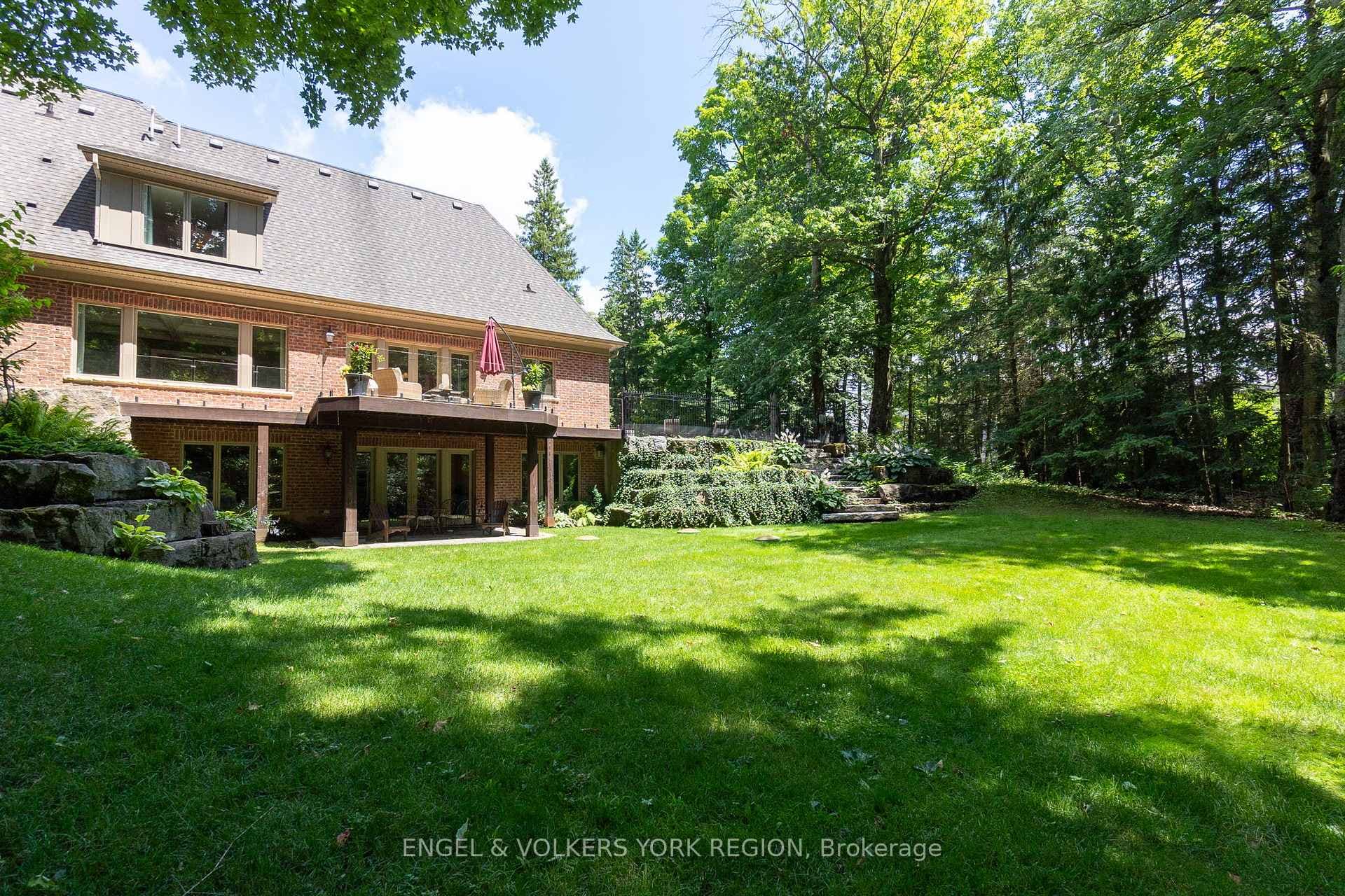 170 Kingscross Drive photo 34