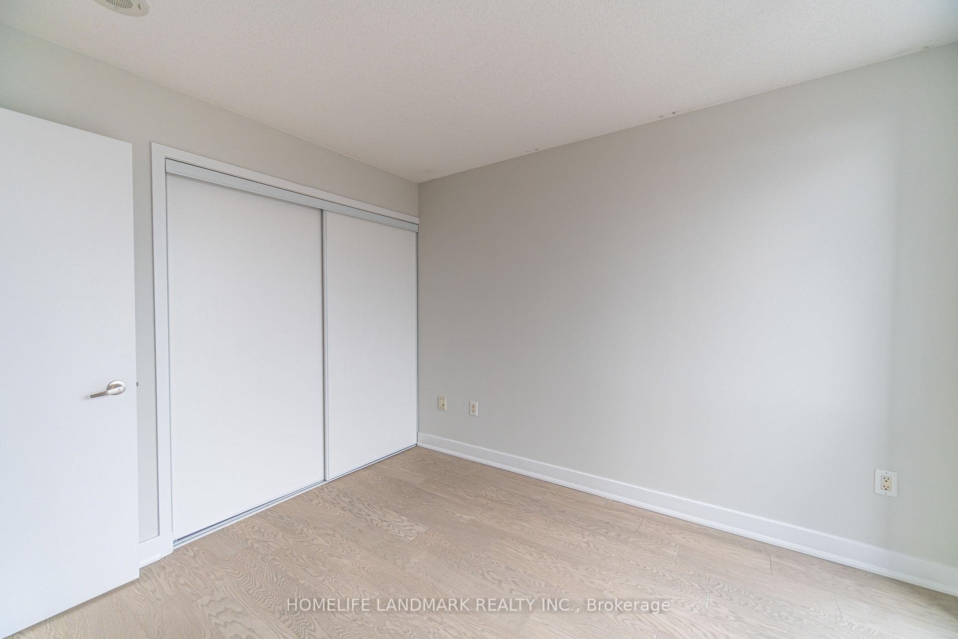 15 Fort York Boulevard Unit 1112 photo 17