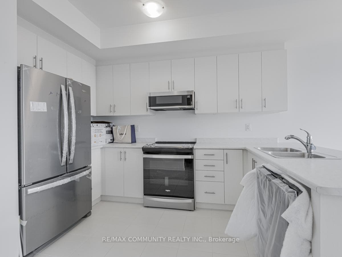 799 Heathrow Path Unit 32 photo 6