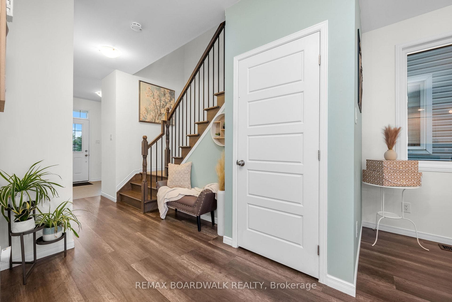 302 Haliburton Heights photo 4
