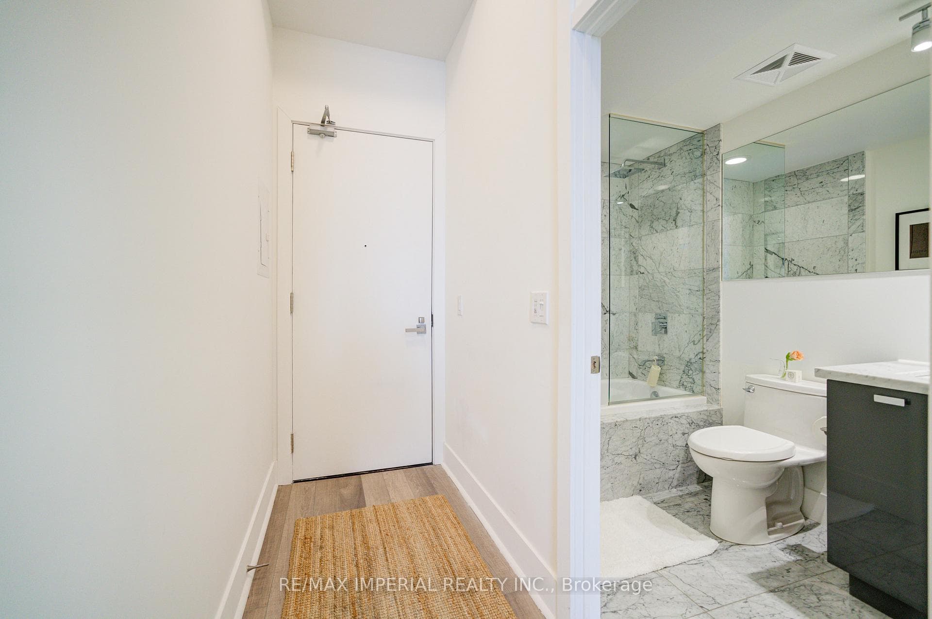 32 Davenport Road Unit 2406 photo 5