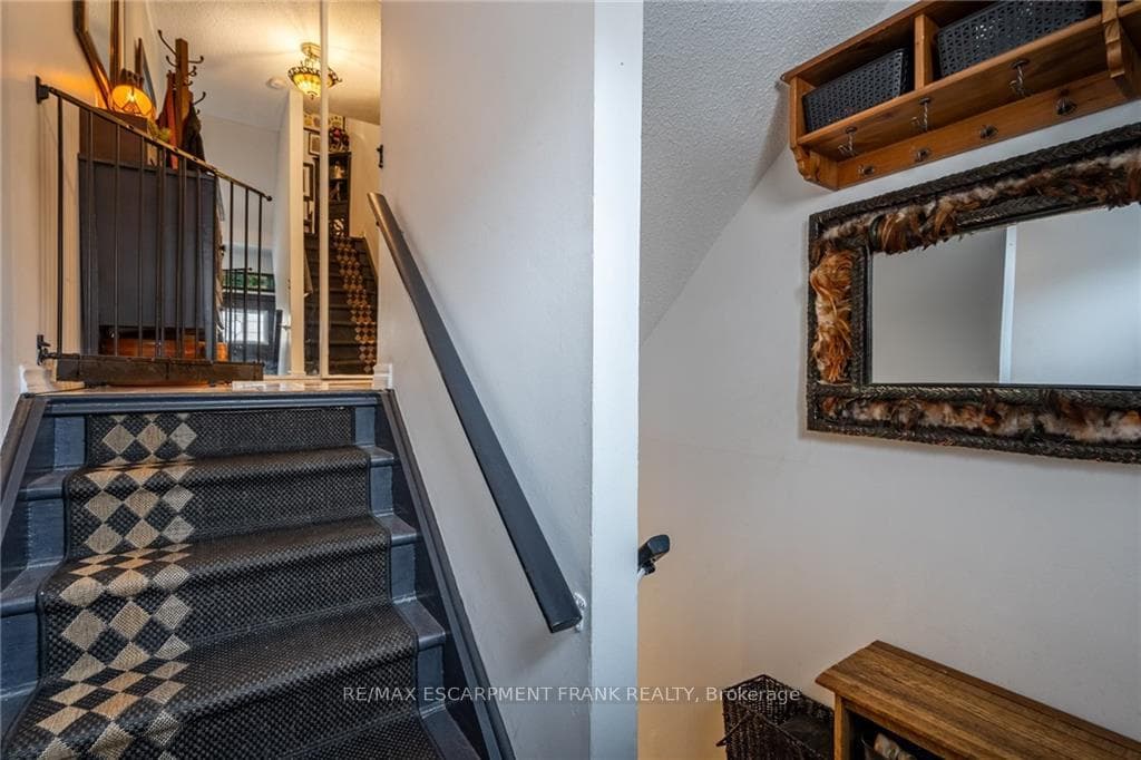 63 Fonthill Road Unit 17 photo 6