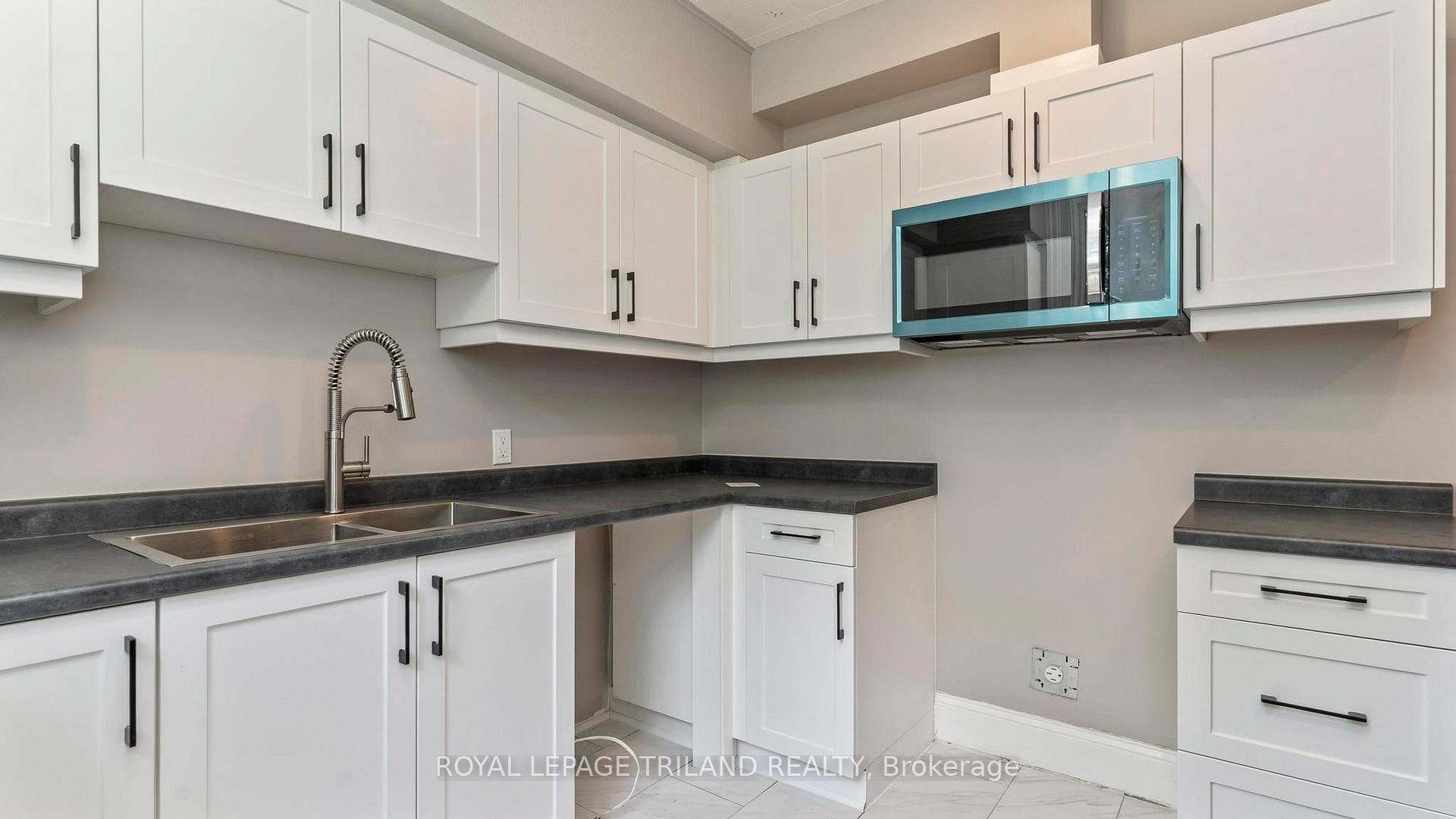 50 FAIRVIEW Avenue photo 10