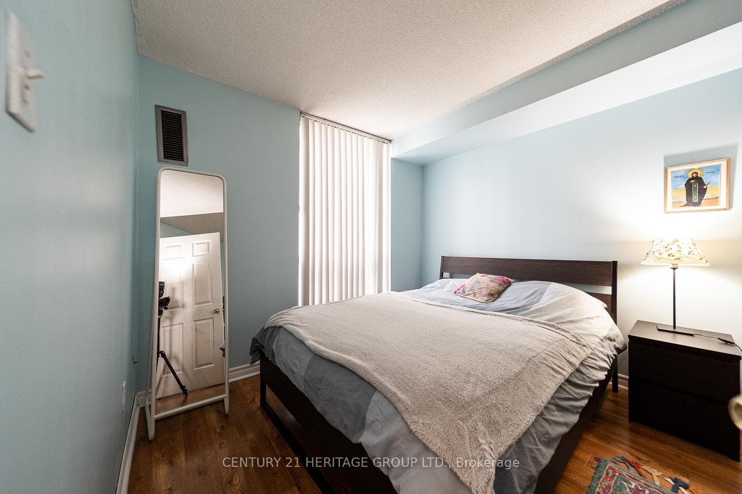 101 Subway Crescent Unit 1601 photo 11