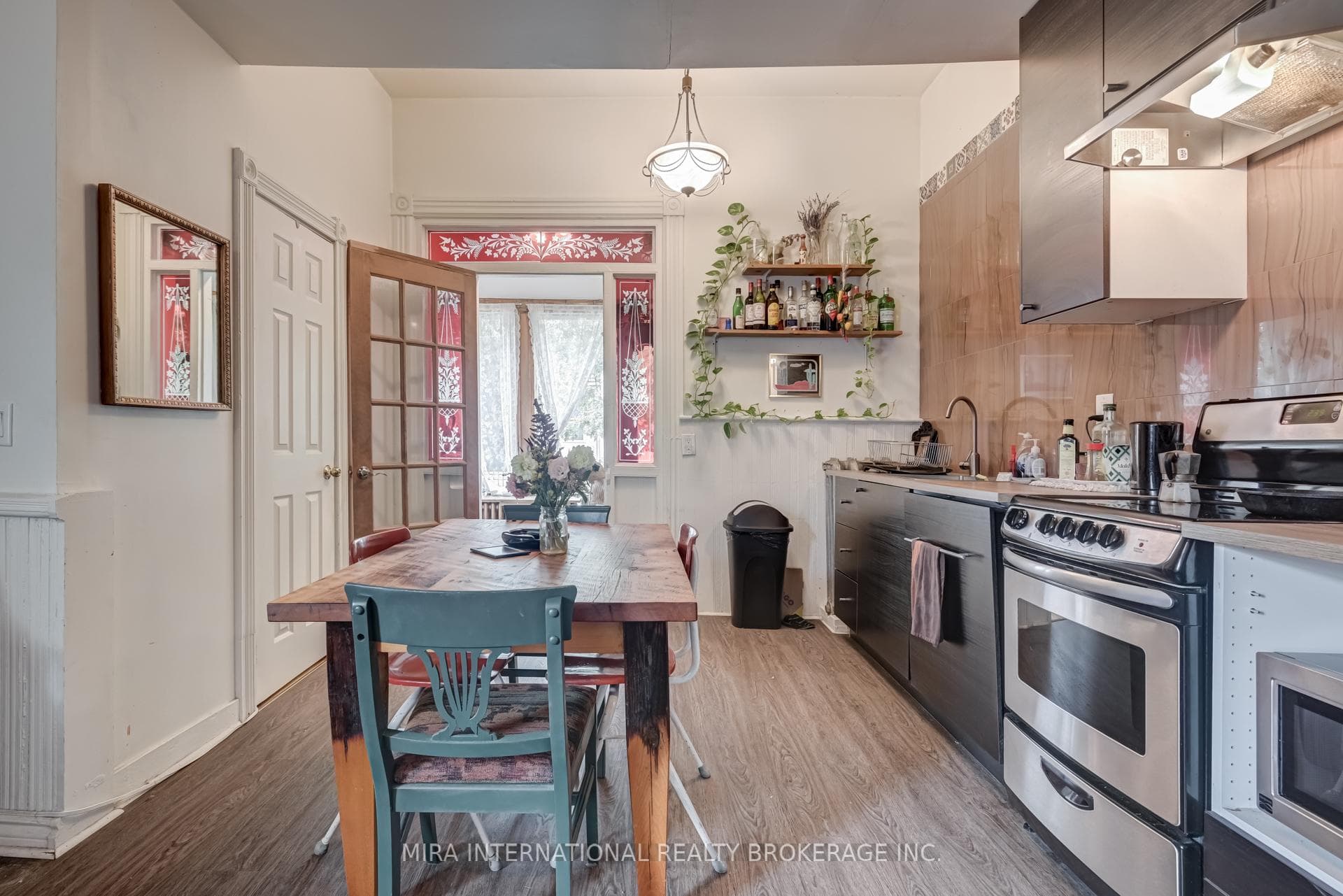 60 Brock Avenue Unit 102 photo 8
