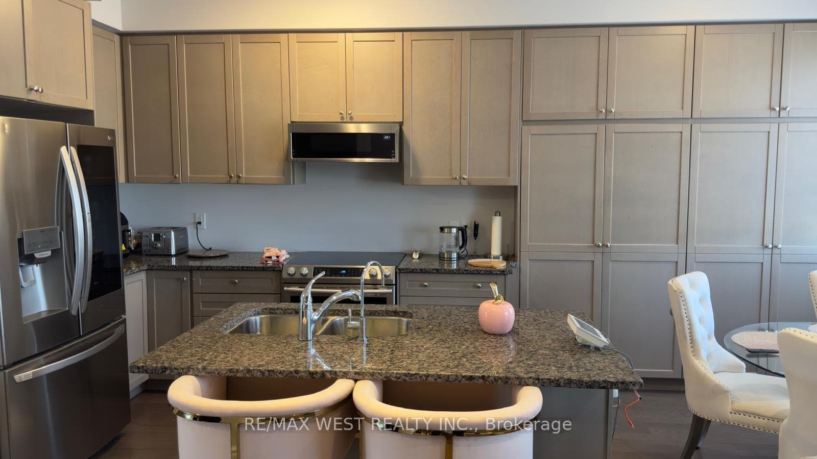92 Oakmore Lane photo 22