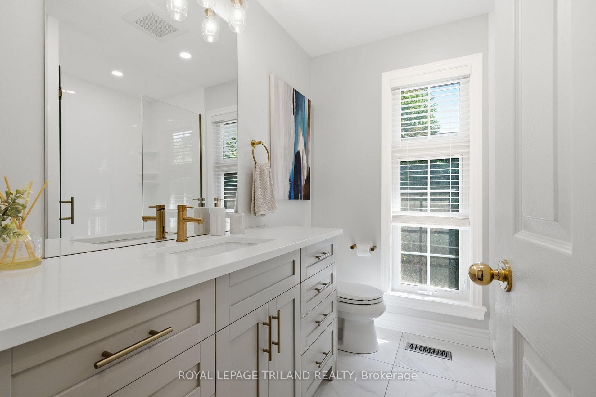 5 Queen Mary Crescent photo 23