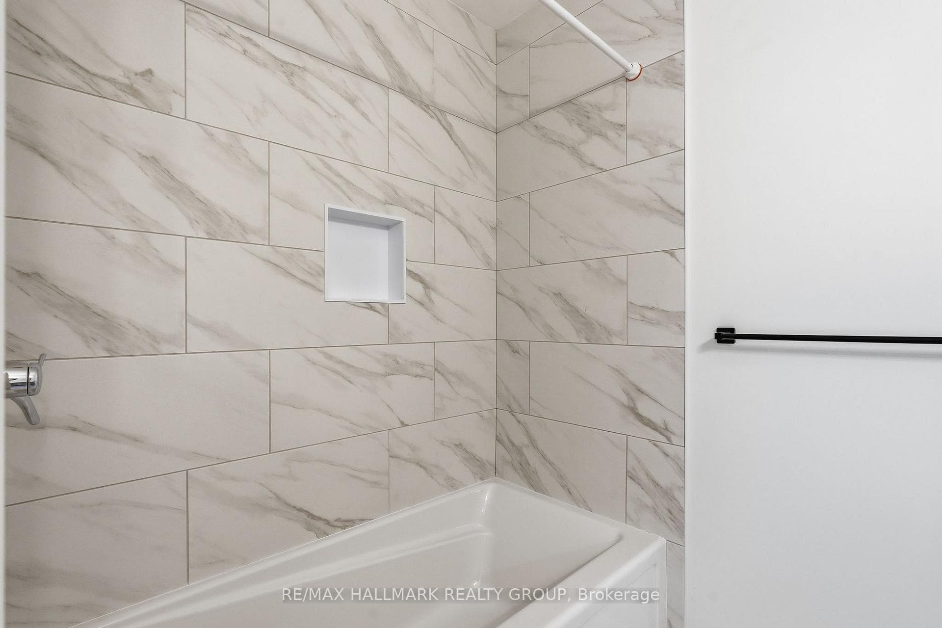 146 ELIZABETH Drive photo 30