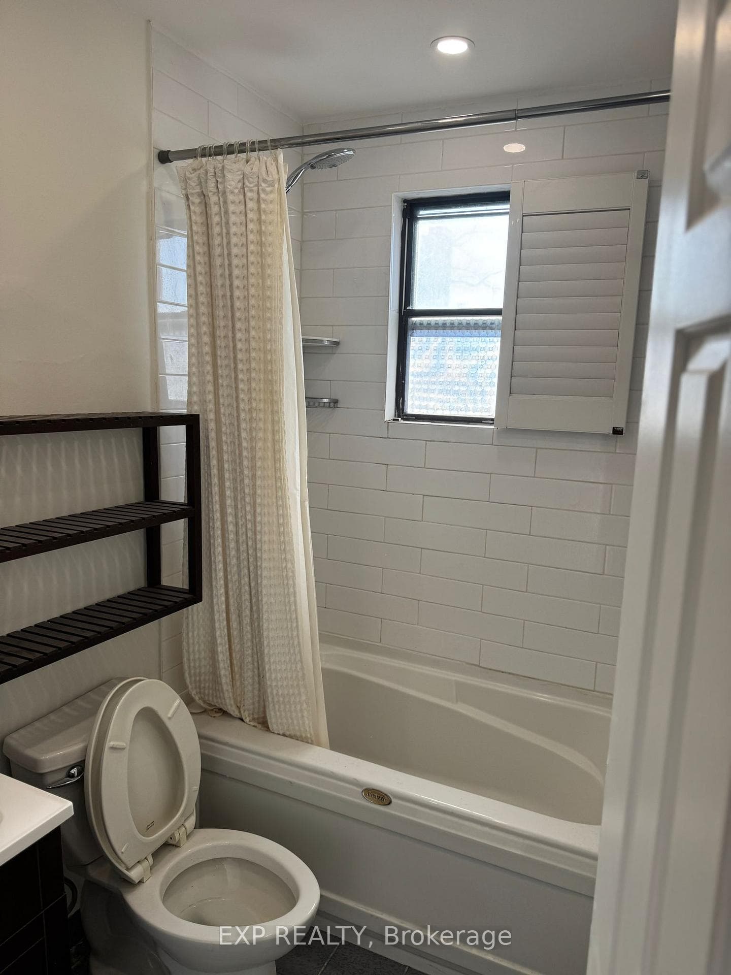 677 Durie Street Unit 2 photo 5