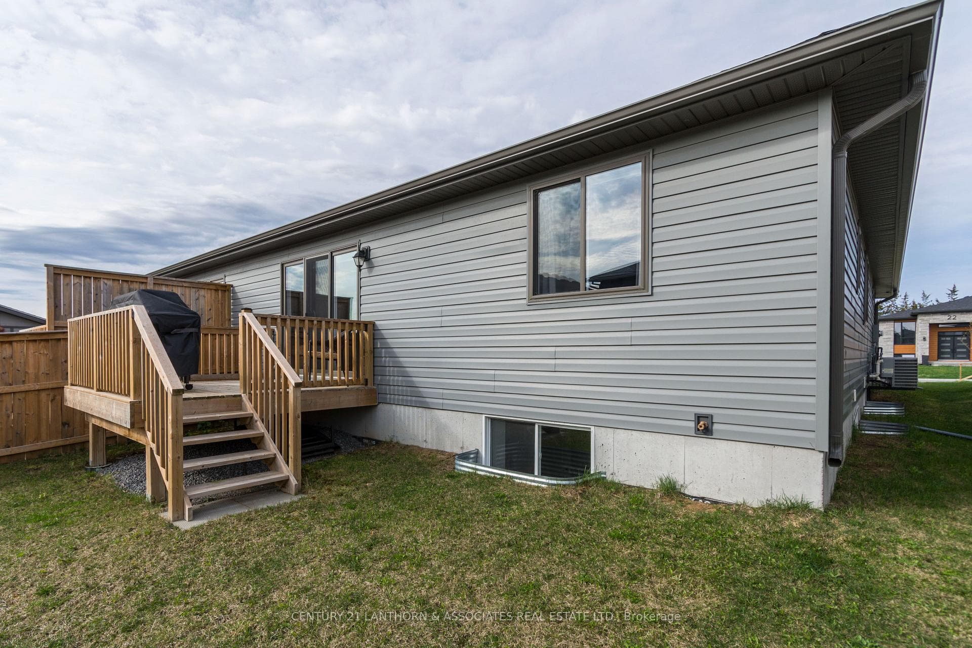 21 Lehtinen Crescent photo 28