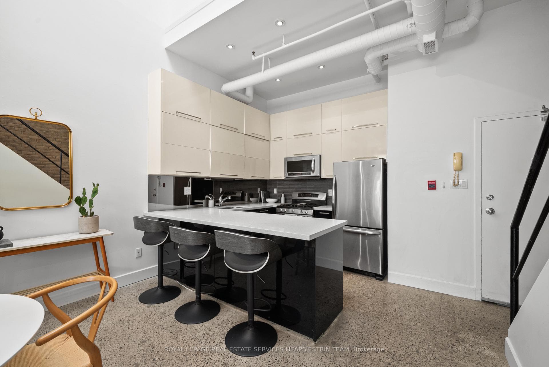 6 Bartlett Avenue Unit 6 photo 5