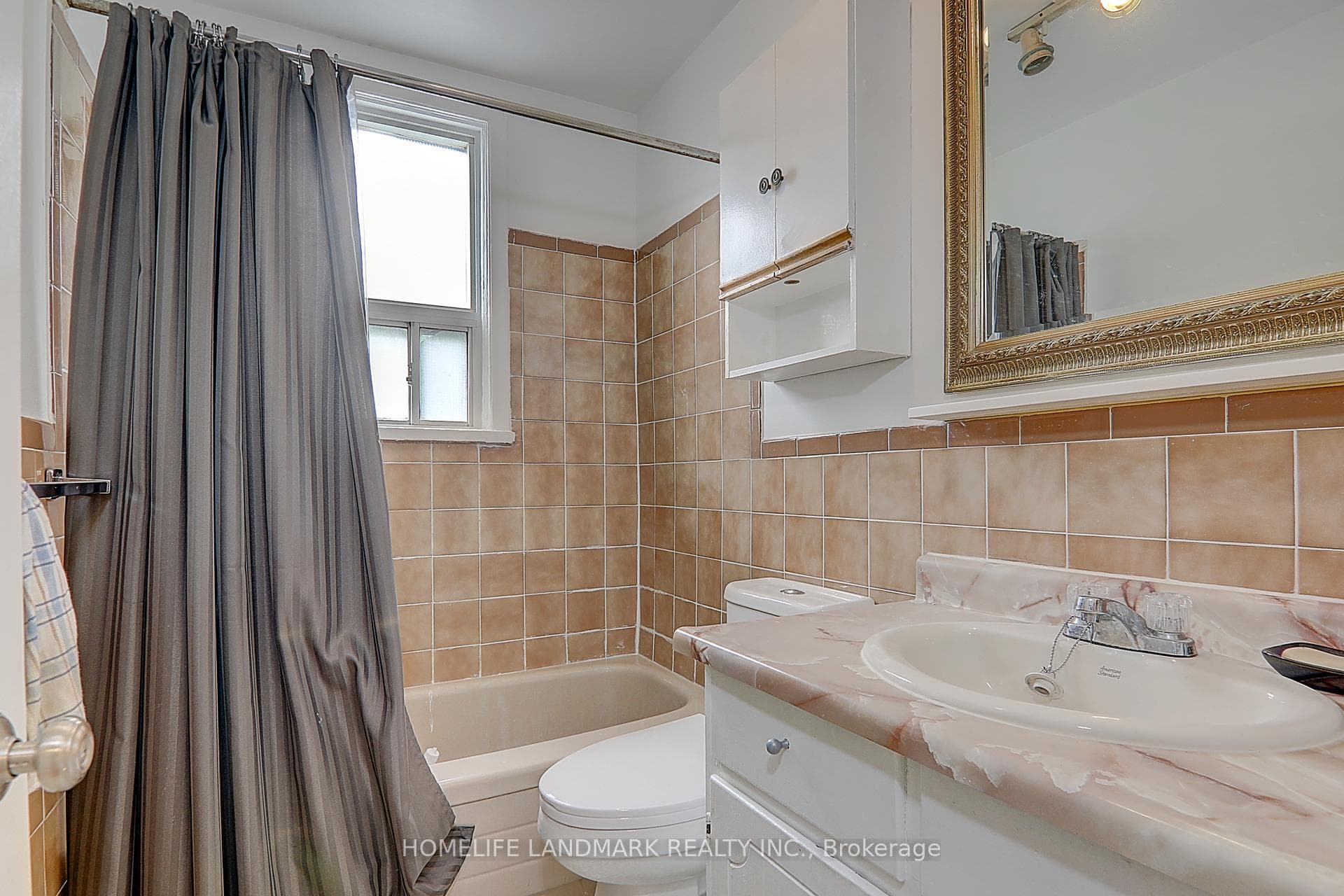 1064 Dovercourt Road photo 19