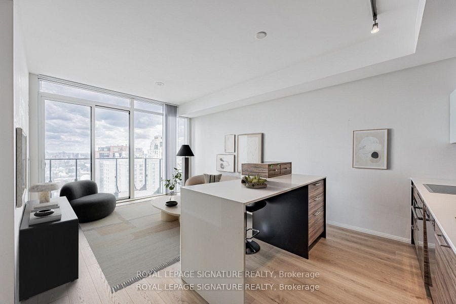75 St Nicholas Street Unit 2906 photo 4