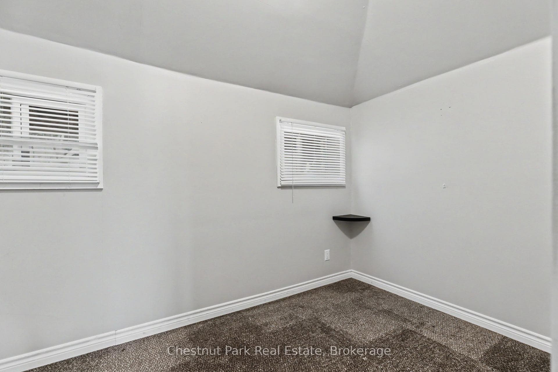 1132 Dyers Bay Road photo 37