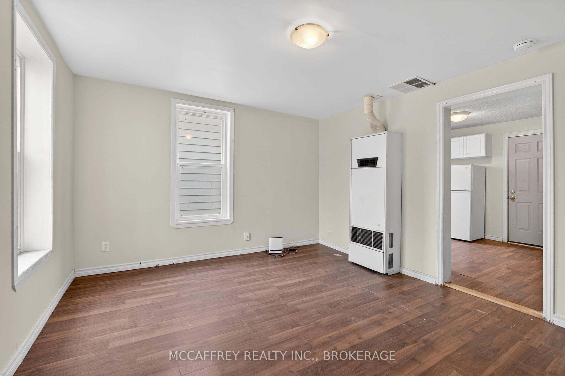 45 ISABELLA Street photo 5