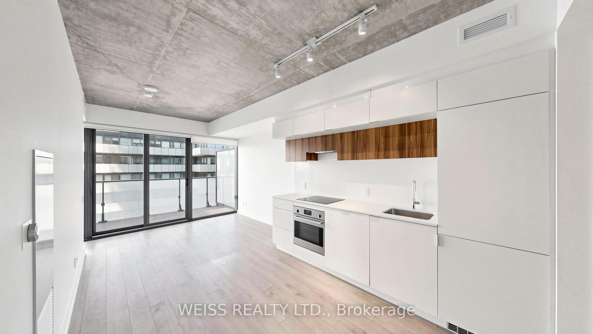 185 Roehampton Avenue Unit 520 photo 7