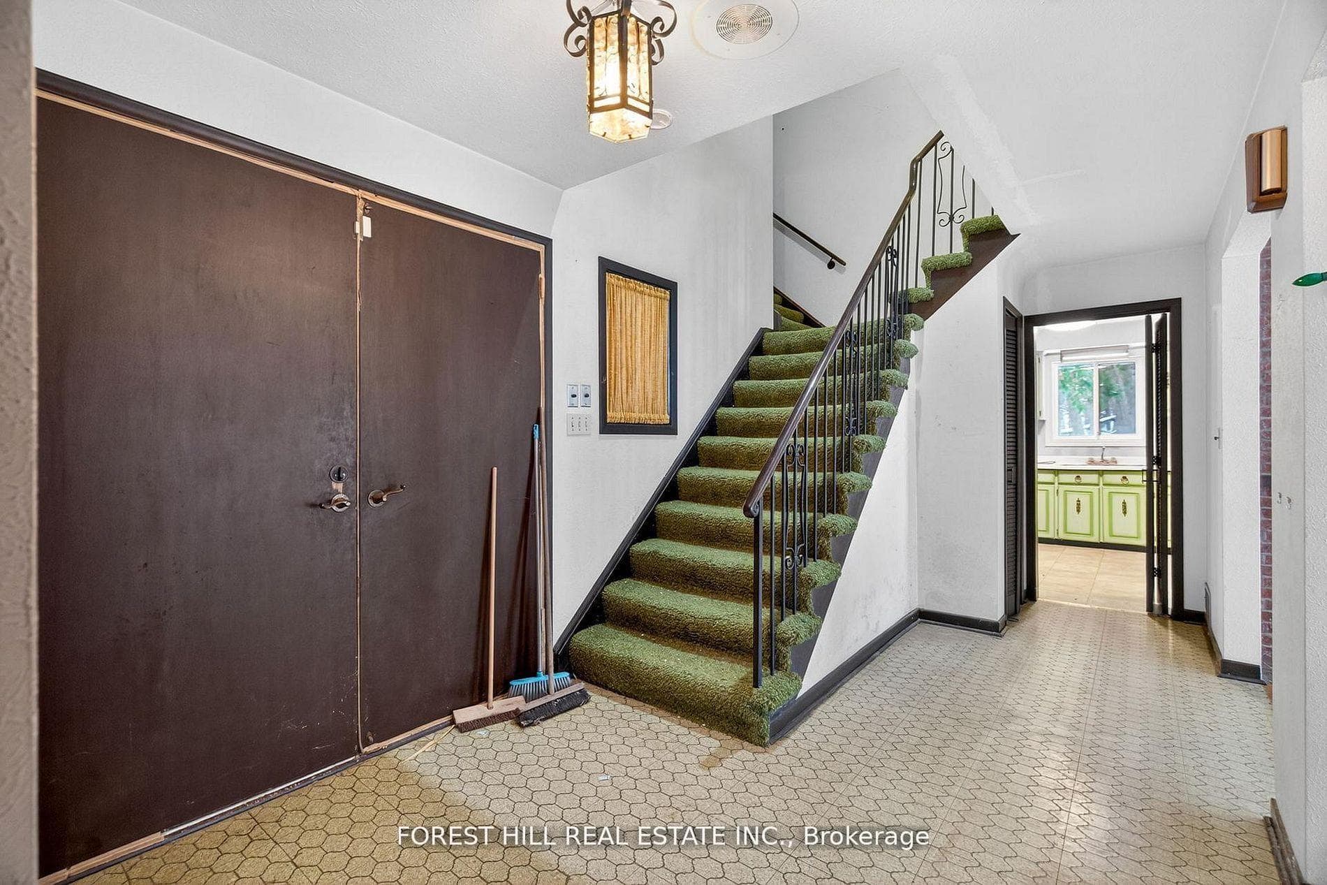 6263 Finnerty Road photo 11