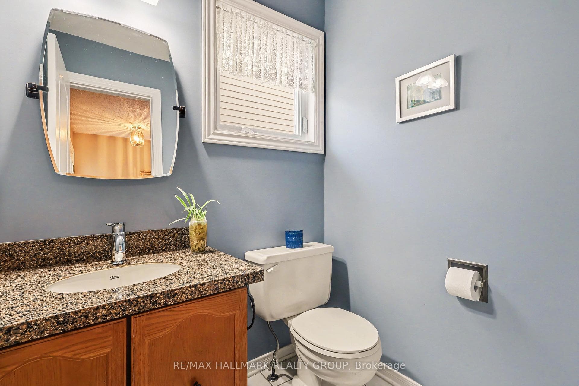 1620 Des Grives Crescent photo 17