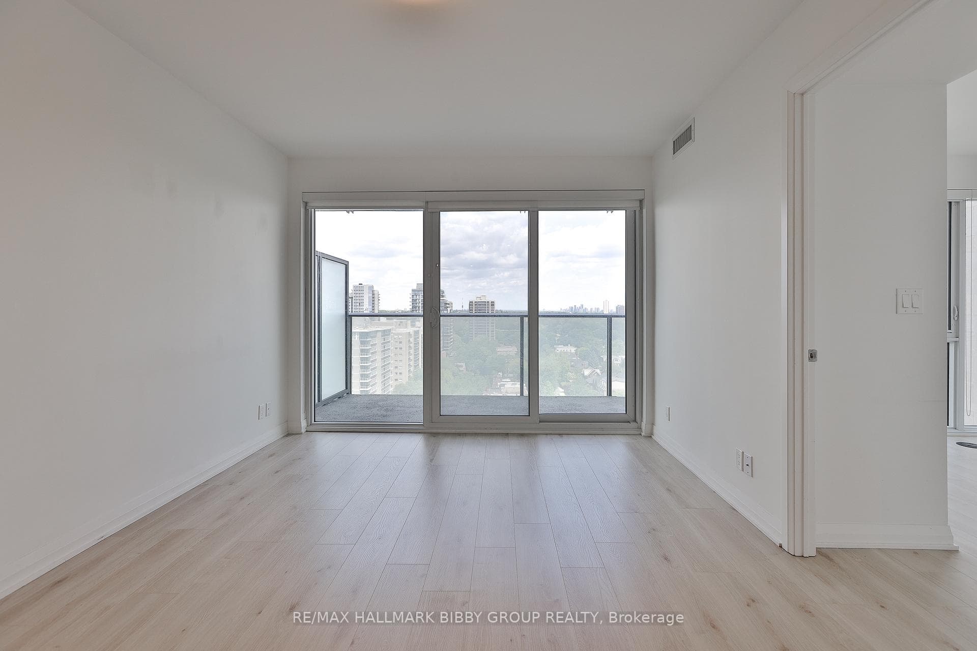 99 Foxbar Road Unit 1808 photo 2
