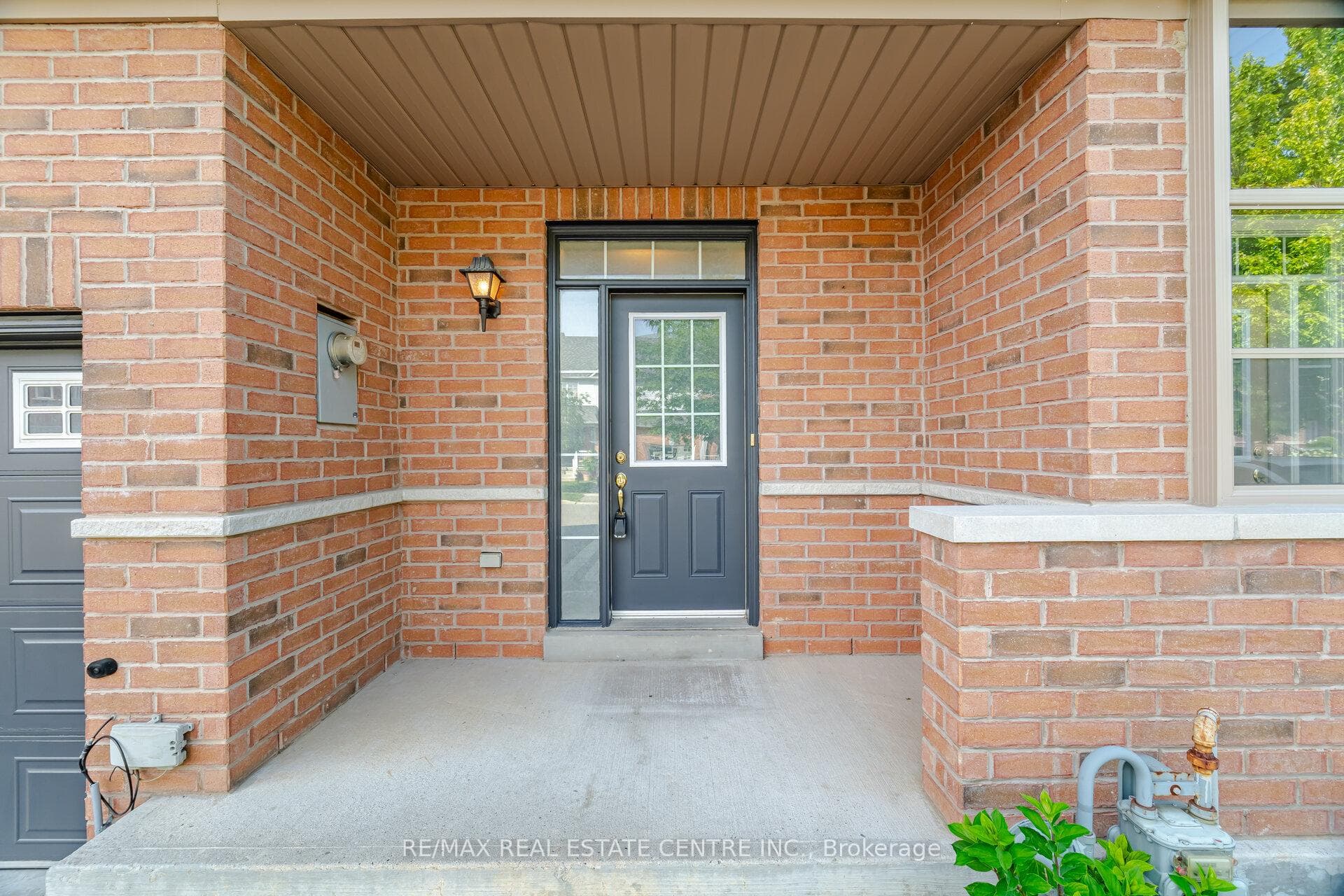 366 Hobbs Crescent photo 6