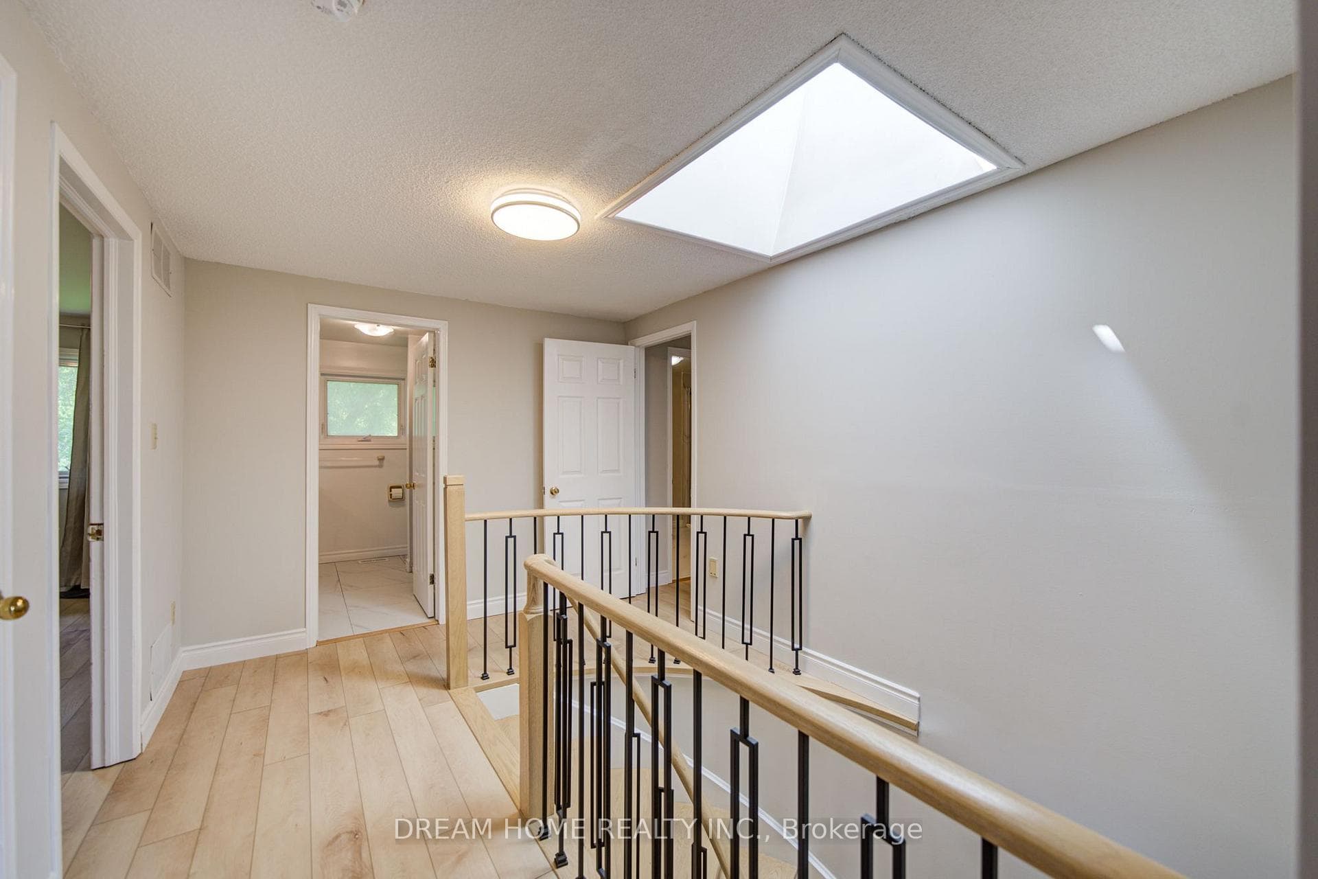 25 Yongehurst Road photo 16