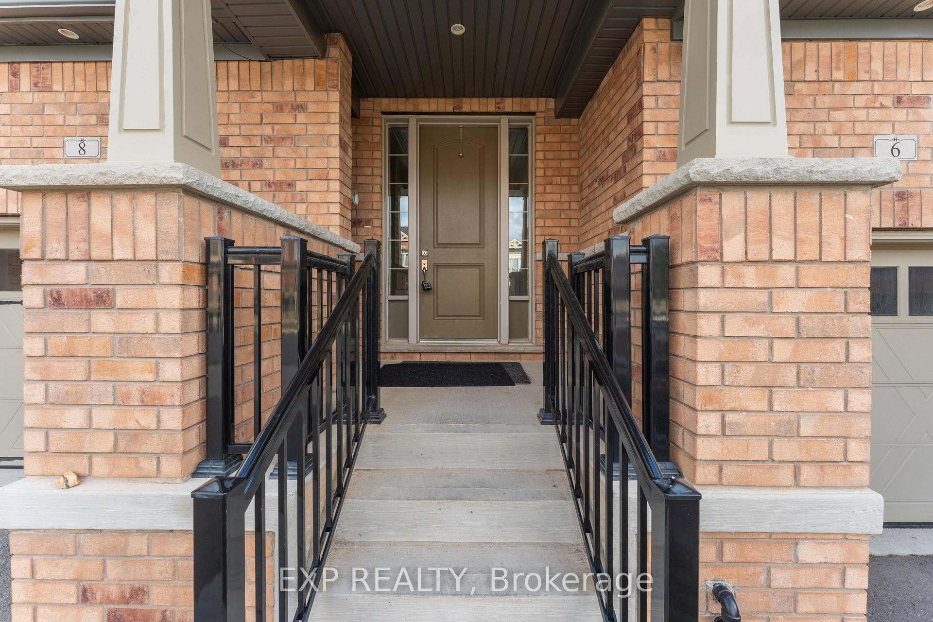 8 Roywood Street photo 5