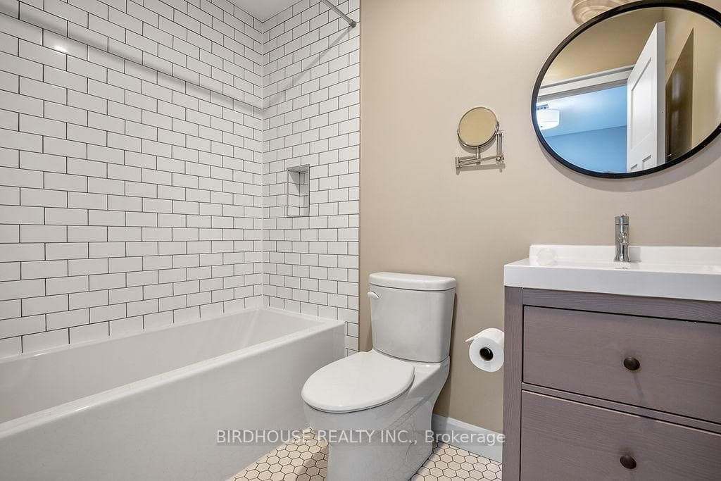 58 Helen Street photo 17