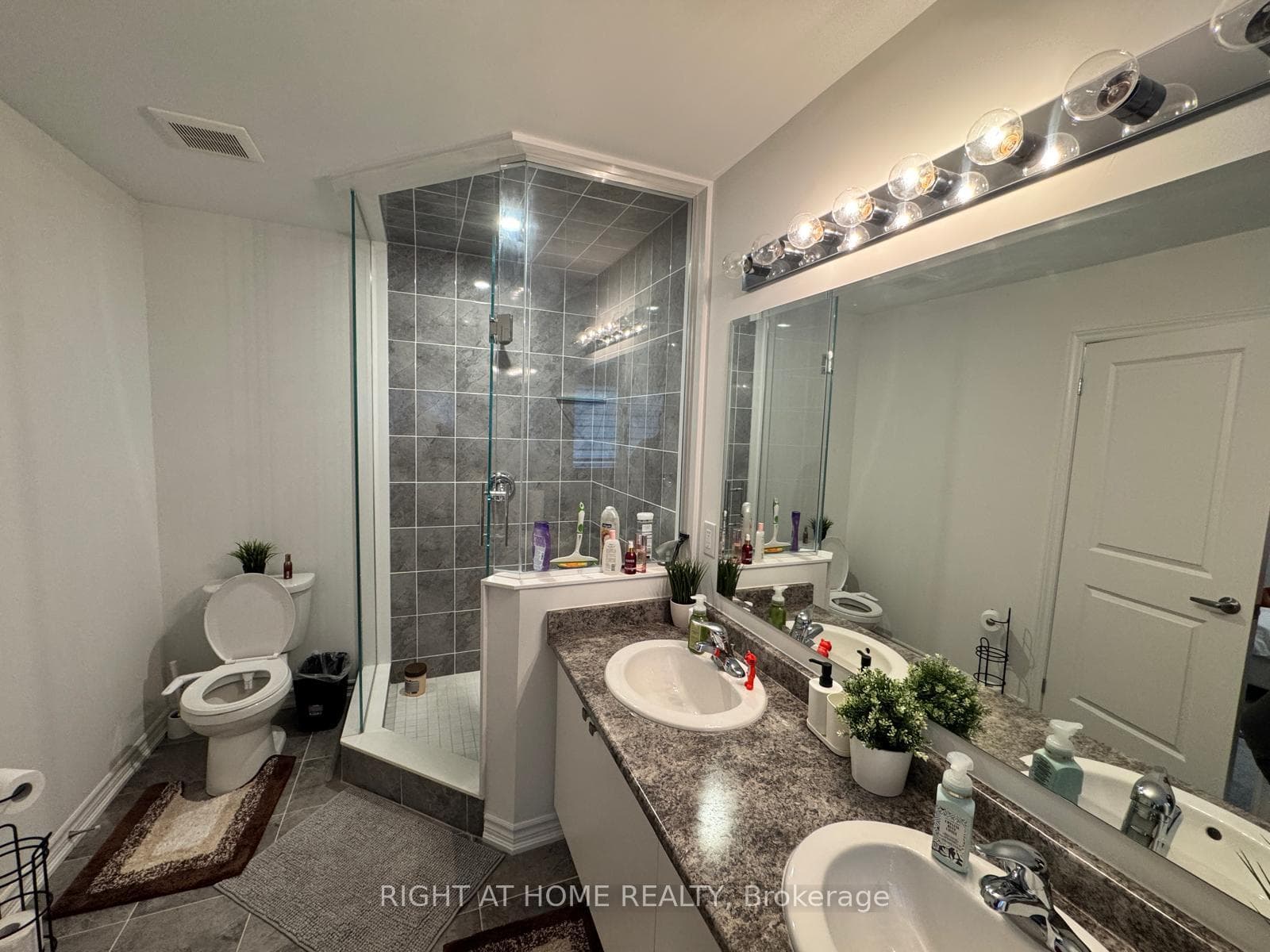 Ensuite Washroom