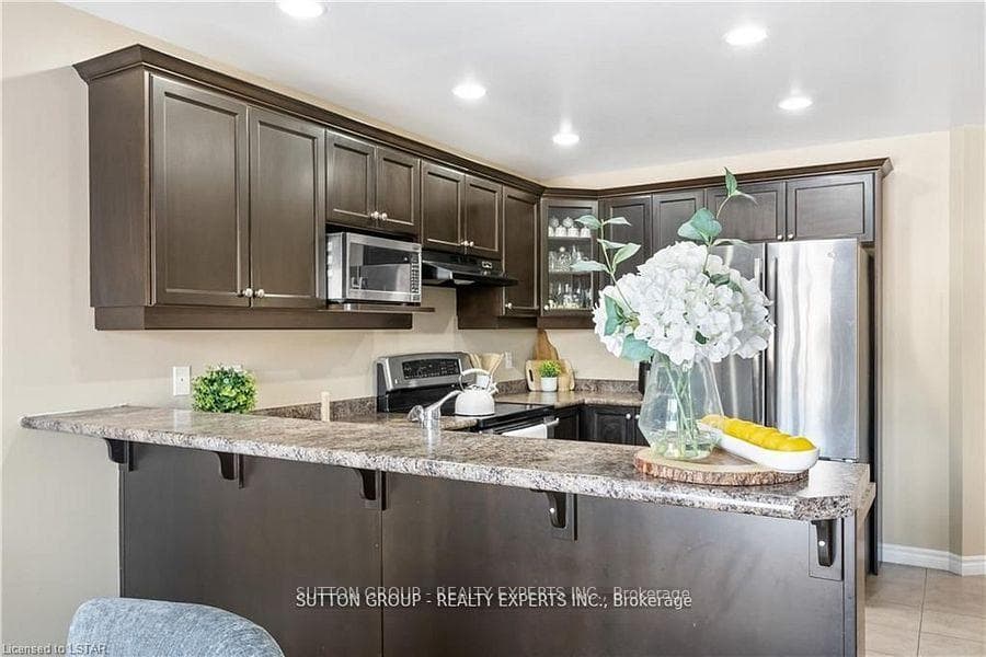 1186 Smither Road Unit Upper photo 11