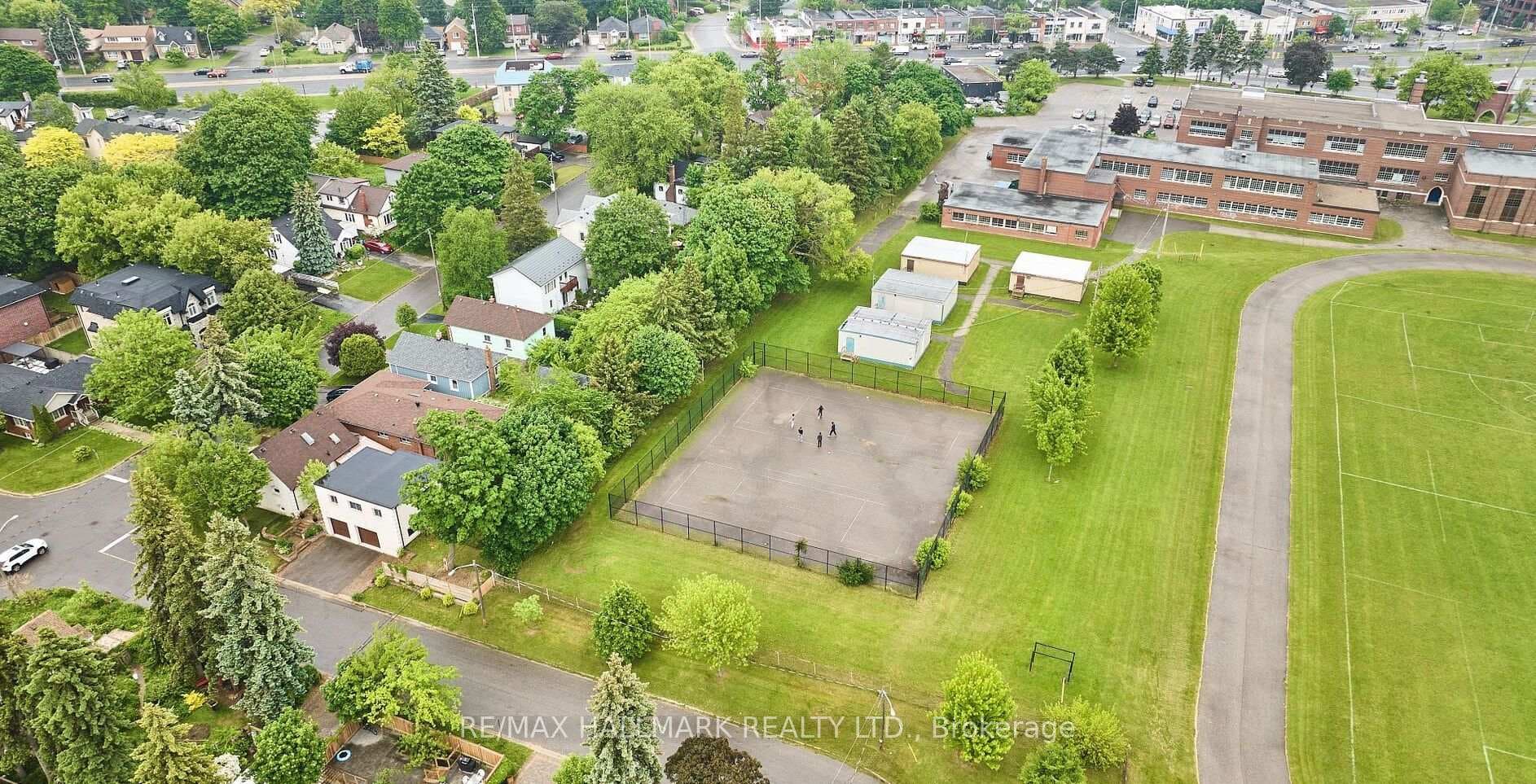 128 Harewood Avenue photo 46