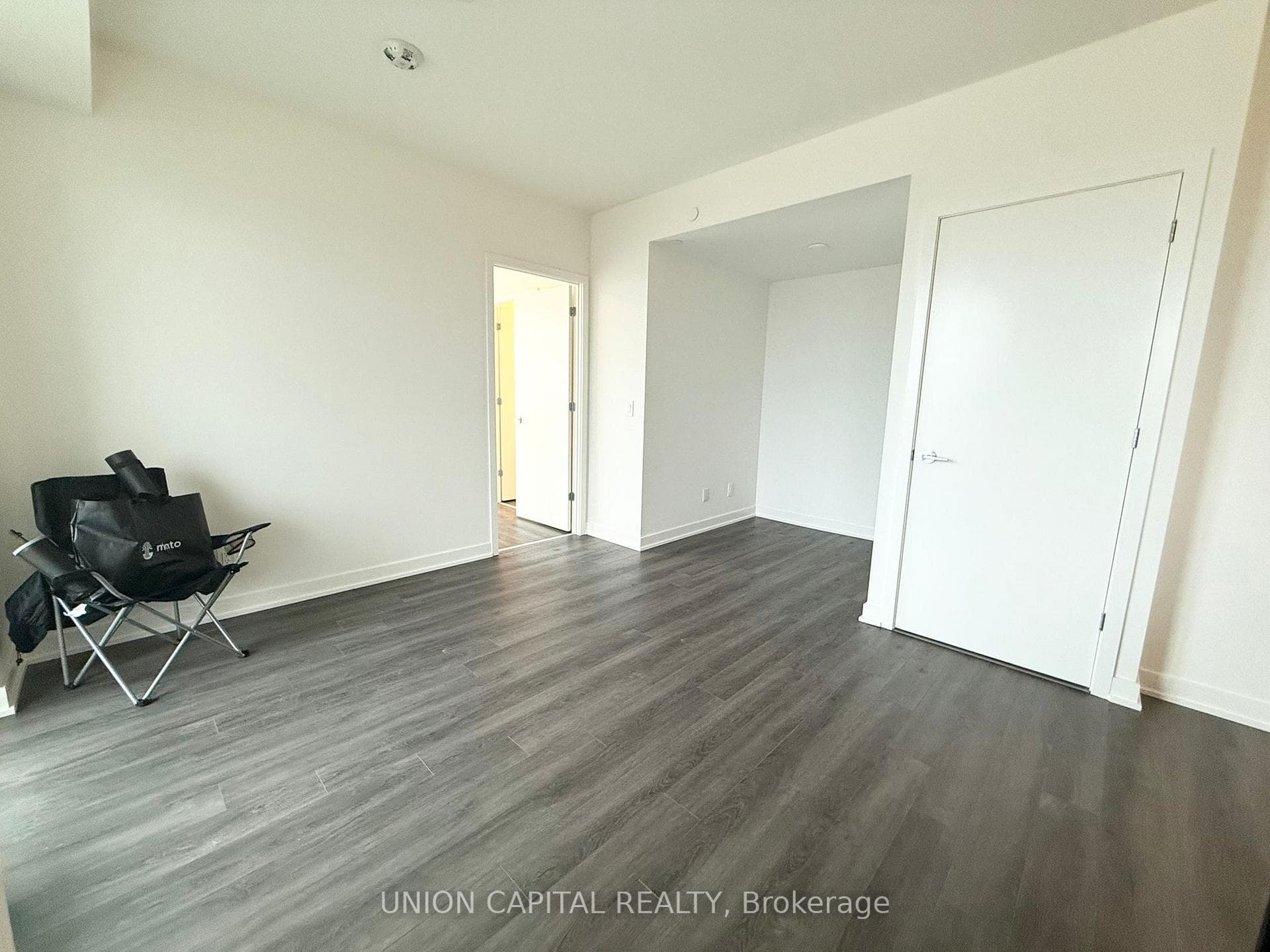 3071 Trafalgar Road Unit 704 photo 6