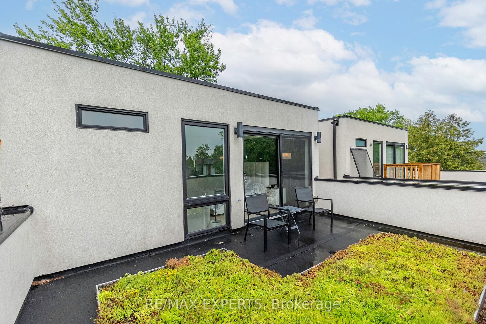 66B Victor Avenue photo 22