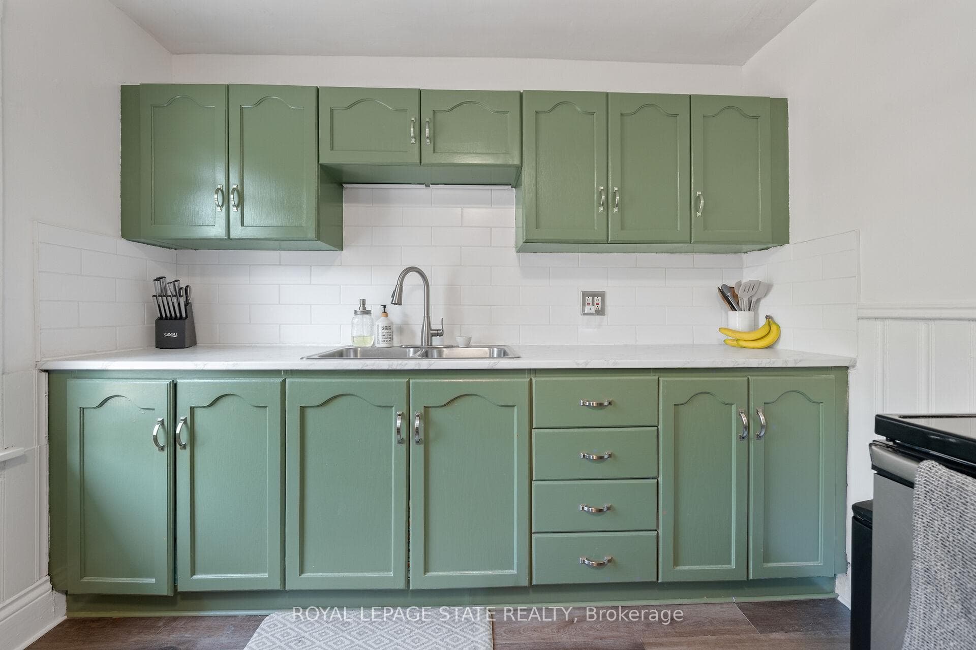 105 Grosvenor Avenue photo 10