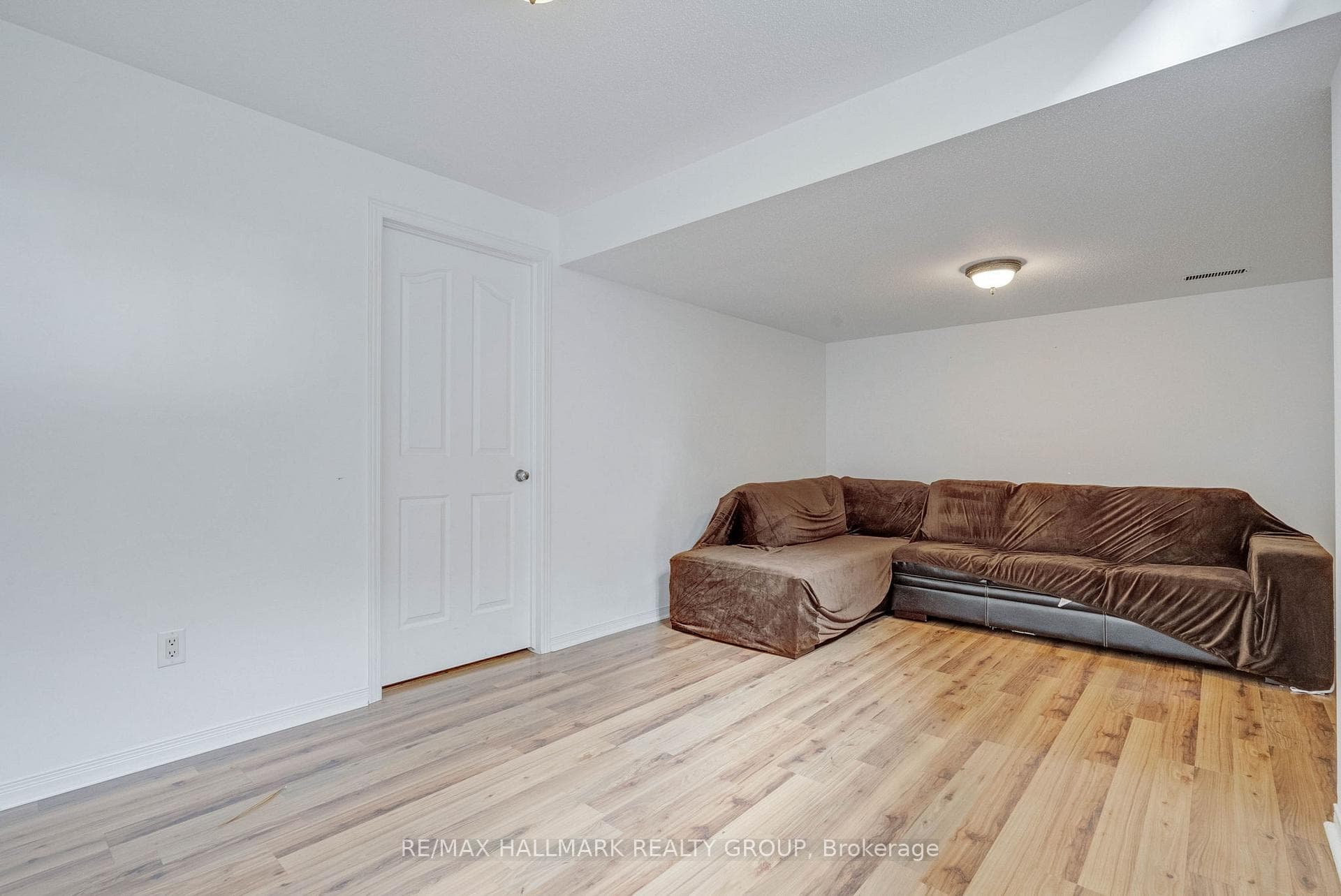 548 ABERFOYLE Circle photo 32