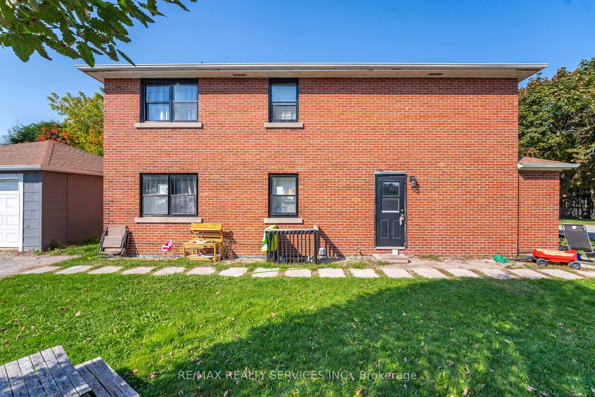 21 Beverley Street Unit (Lower) photo 4
