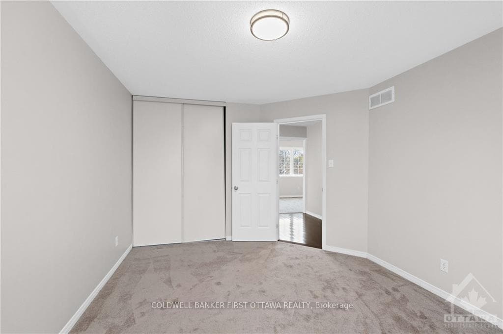 104 BLOOMINGDALE Street photo 16