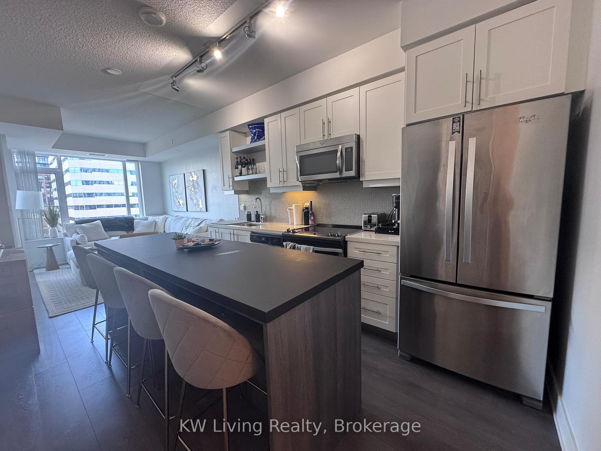 525 Adelaide Street Unit 809 photo 1