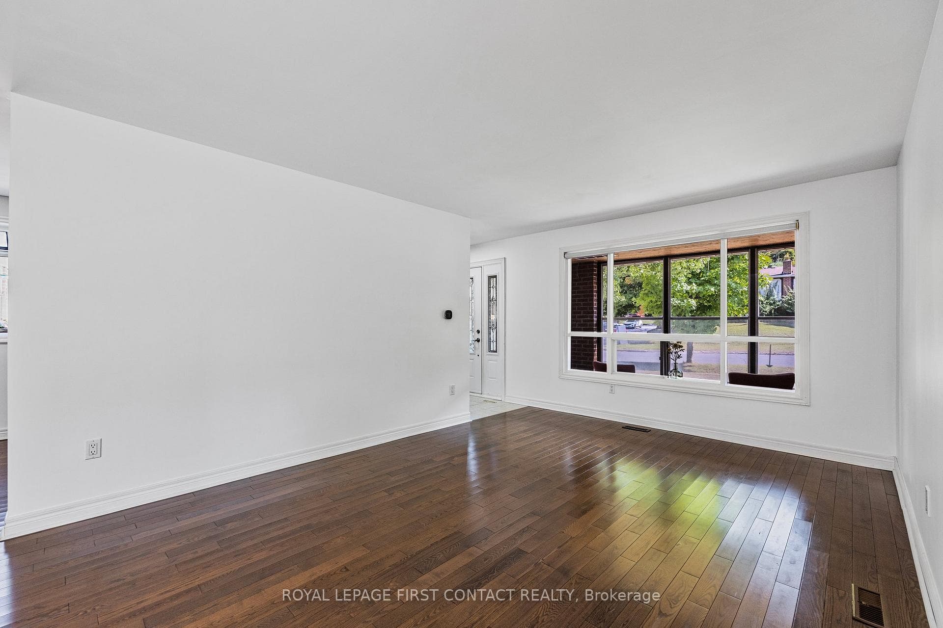 6 Deerpark Drive photo 22
