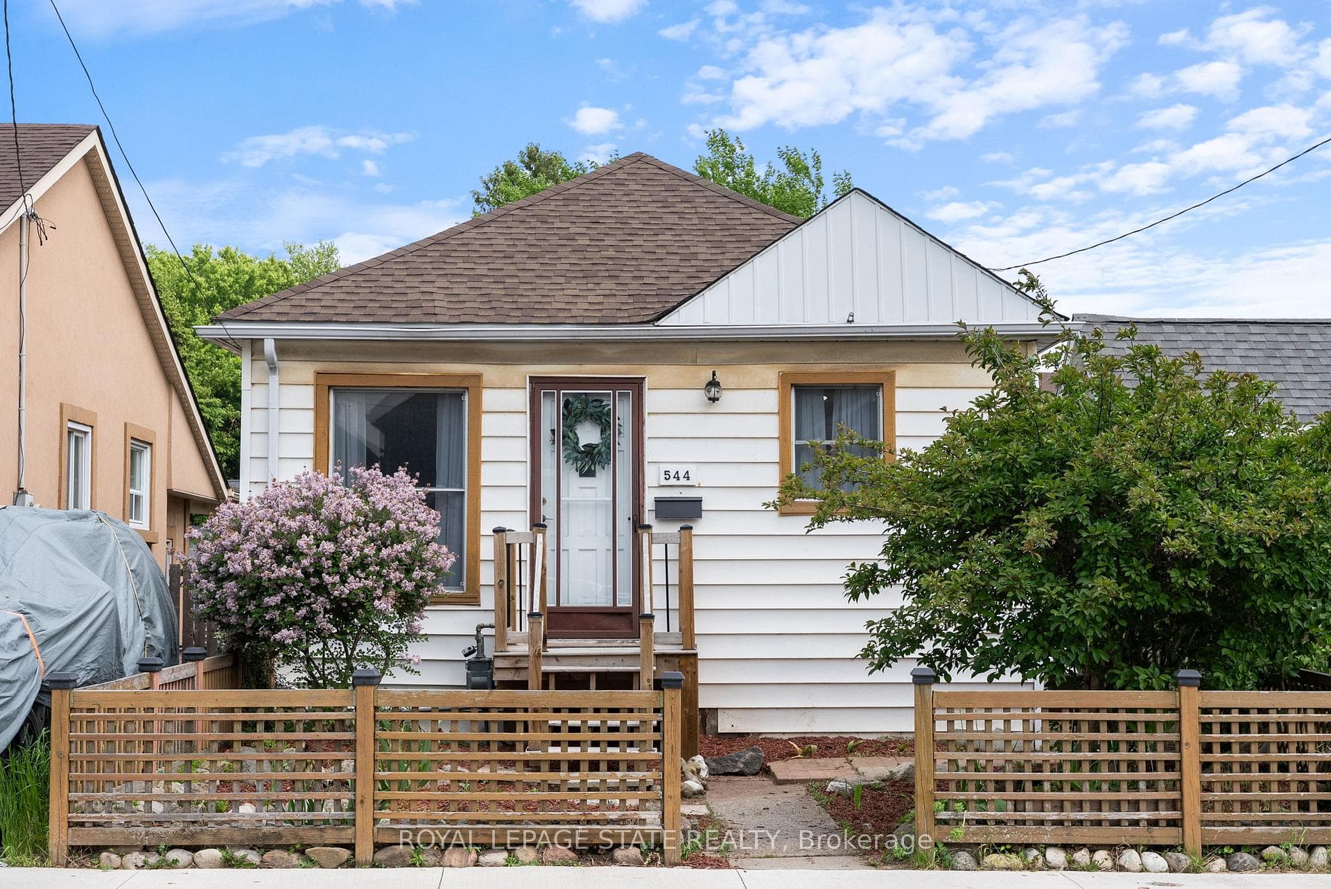 544 Mary Street photo 2