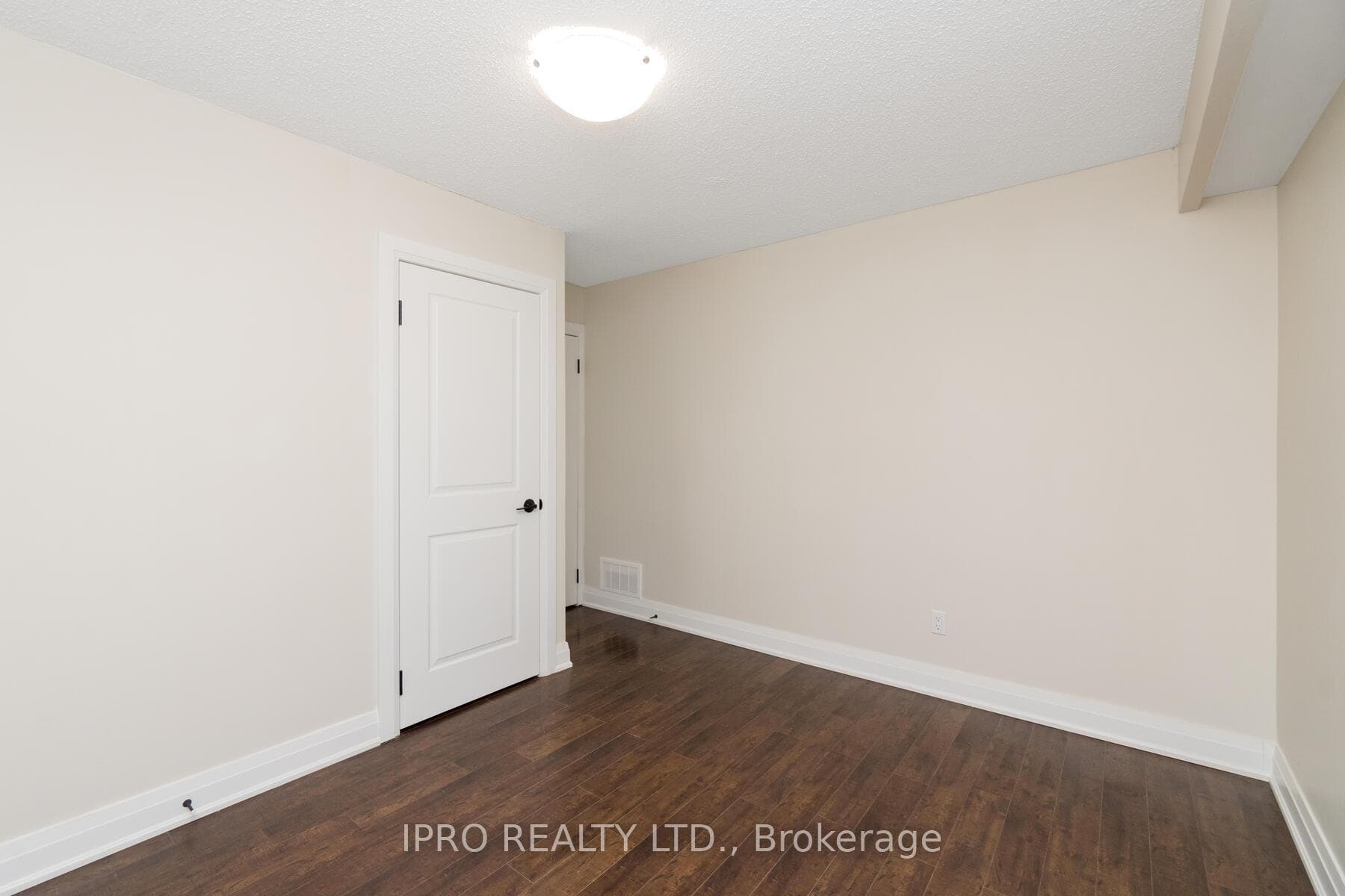 75 Newlyn Crescent photo 22
