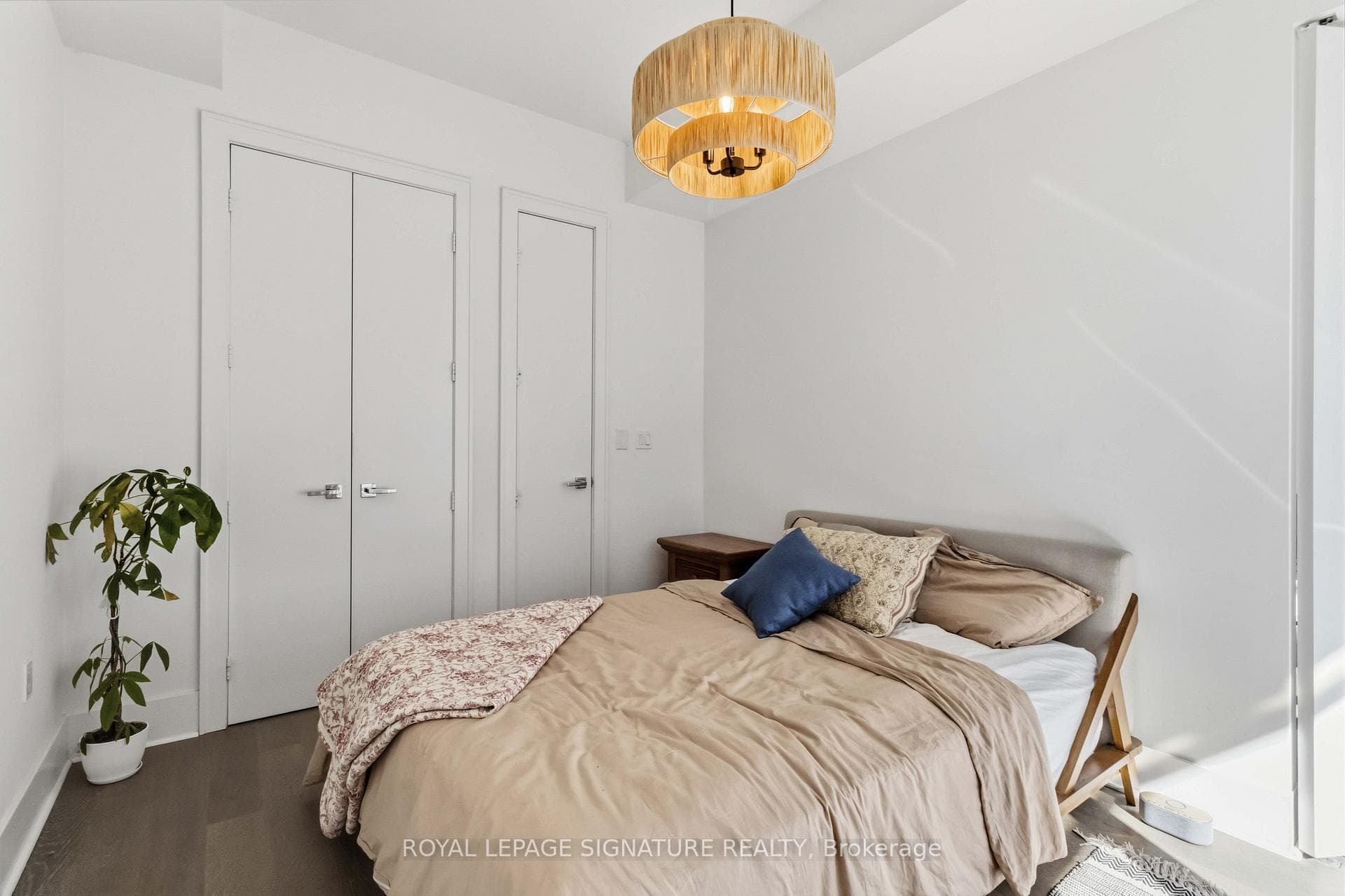 29 Queens Quay Unit 518 photo 9