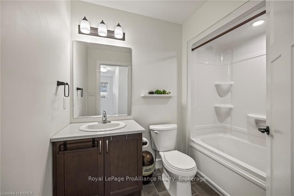 150 DR RICHARD JAMES Crescent photo 26