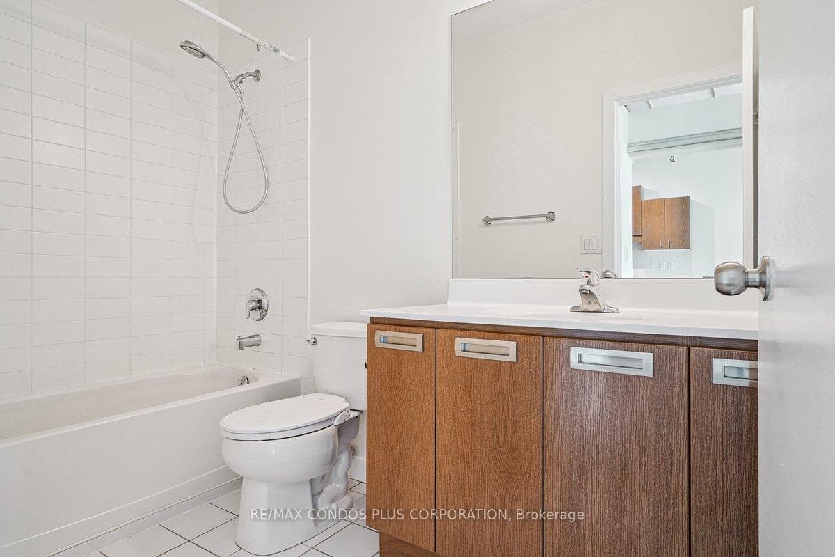 2 Fieldway Road Unit 403 photo 6
