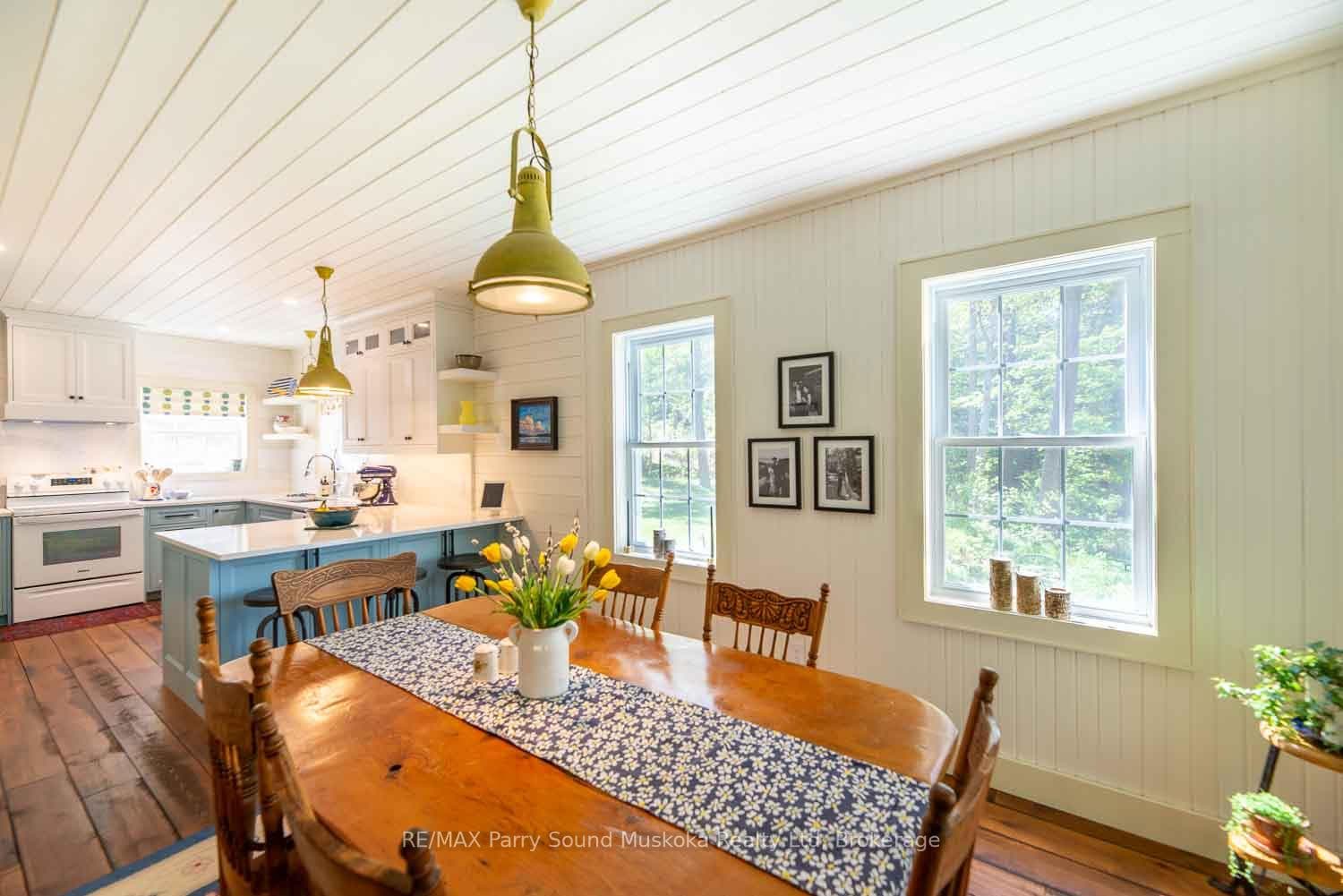 Dining area open top kitchen