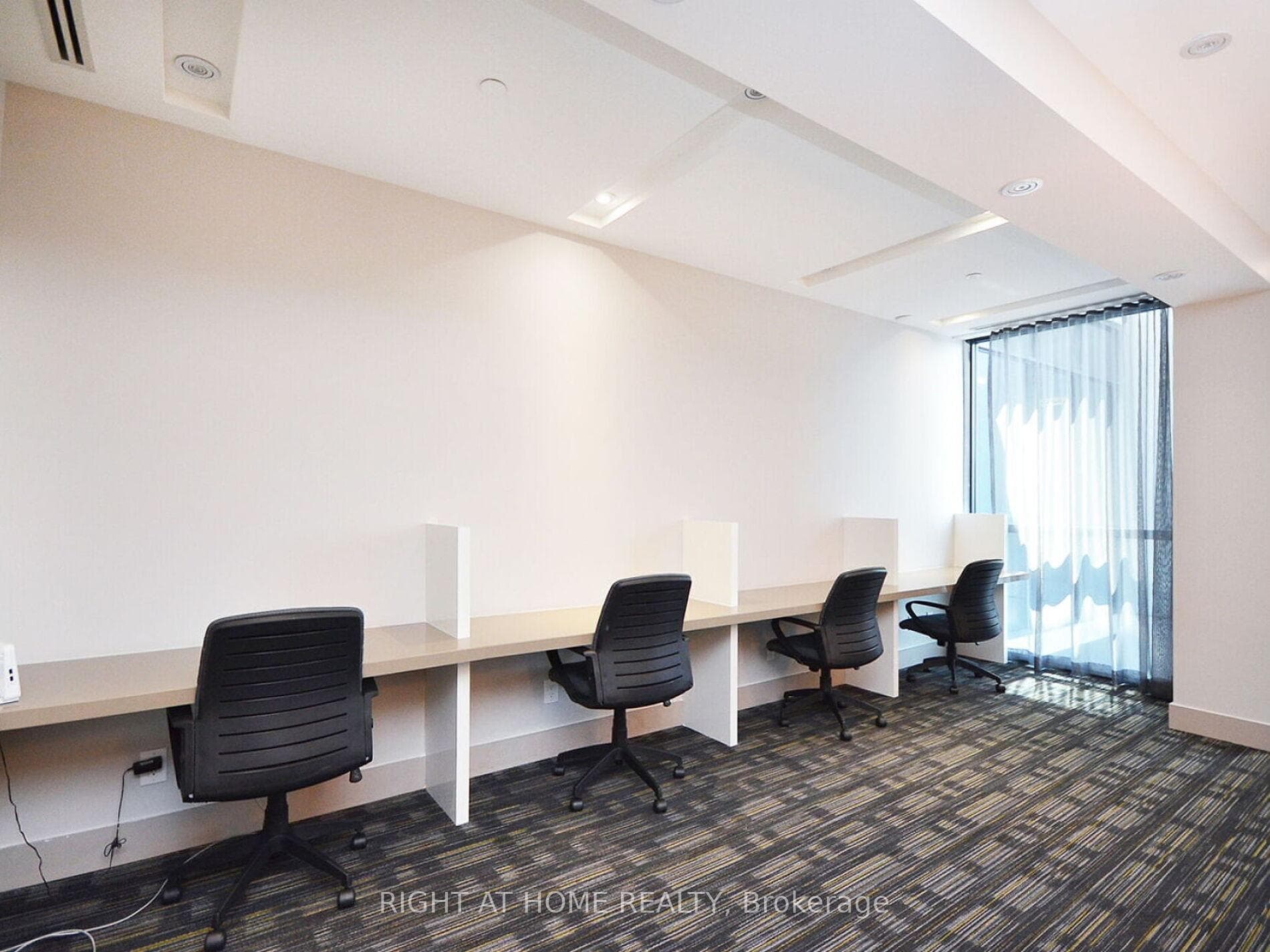55 Eglinton Avenue Unit 1301 photo 40