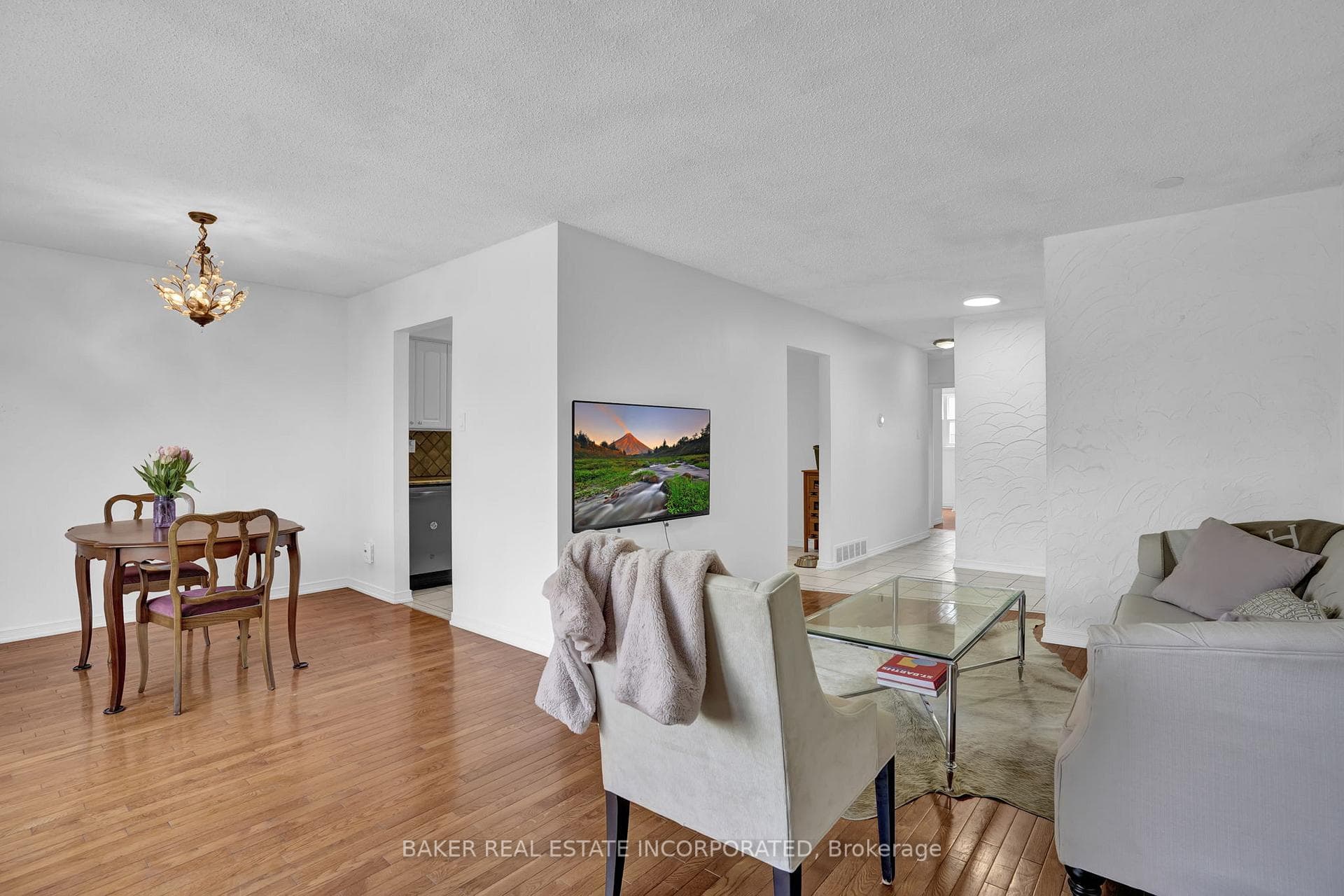 148 Gordon Drummond Avenue photo 2
