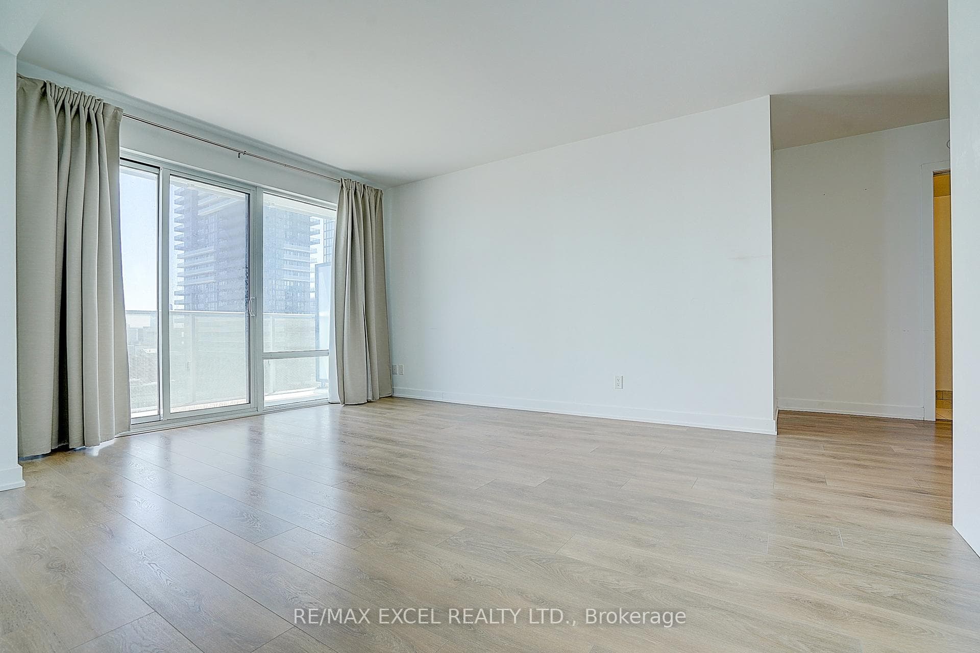 501 Yonge Street Unit 3509 photo 19