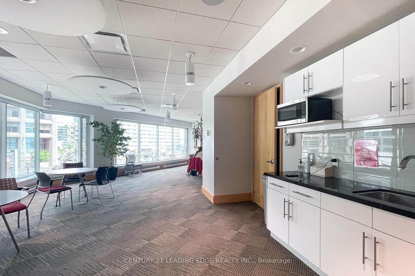 10 Queens Quay Unit 607 photo 37