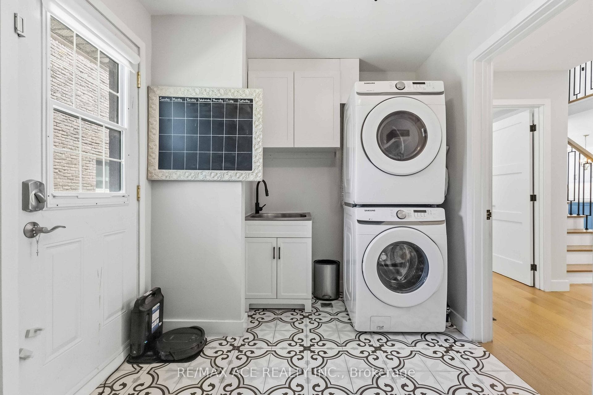 19 Barker Court photo 25