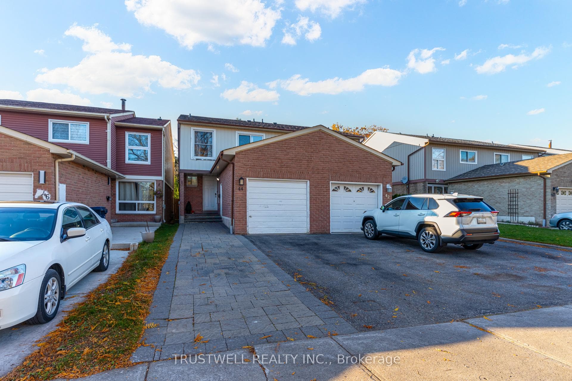 44 Caronia Square photo 2